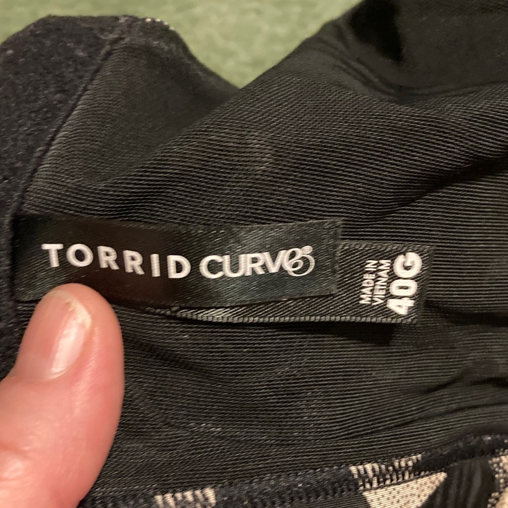 Torrid Curve SZ 40G. Wire-Free lightly lined. Long lined 360 Back Smoothing Bra - Picture 6 of 7
